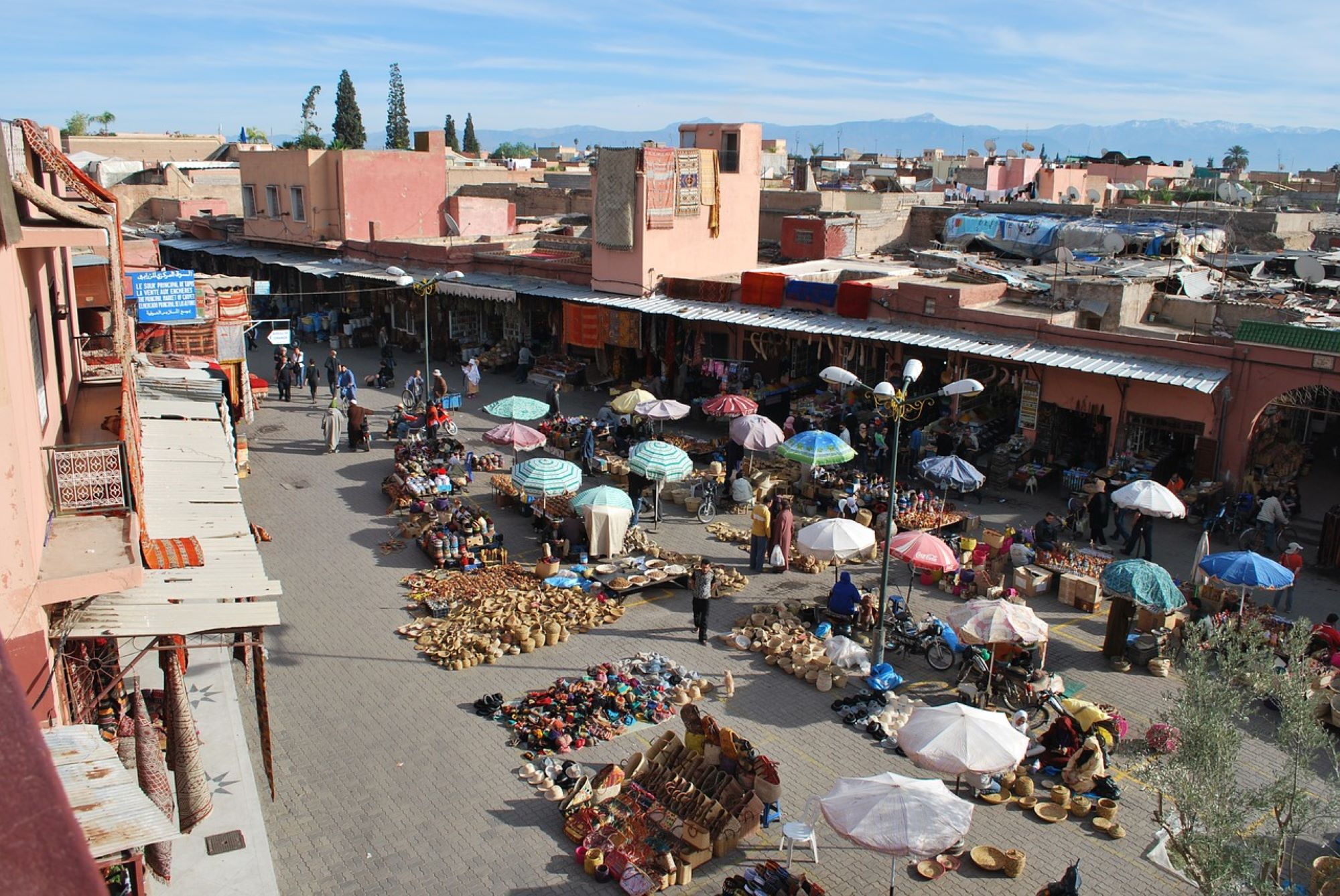 souk in Marrakesh, stalls outside the street